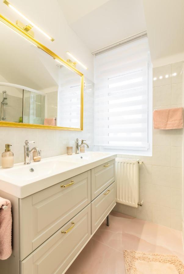 Monarchia Apartman Pearl Mosonmagyaróvár Zewnętrze zdjęcie